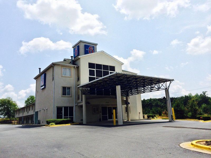 斯泰茨维尔6号汽车旅馆 外观 照片